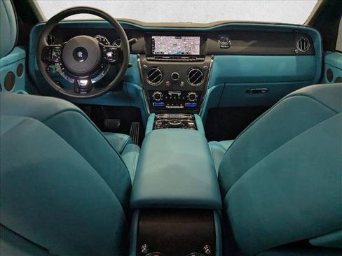Used 2024 Rolls-Royce Cullinan image 19