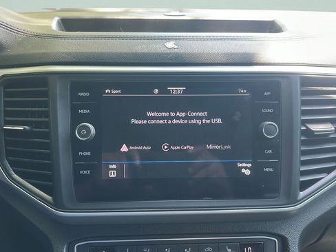 Used 2021 Volkswagen Atlas Cross Sport SE image 31