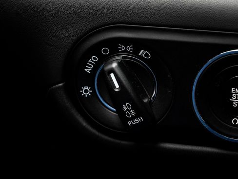 Used 2021 Maserati Levante GTS image 33