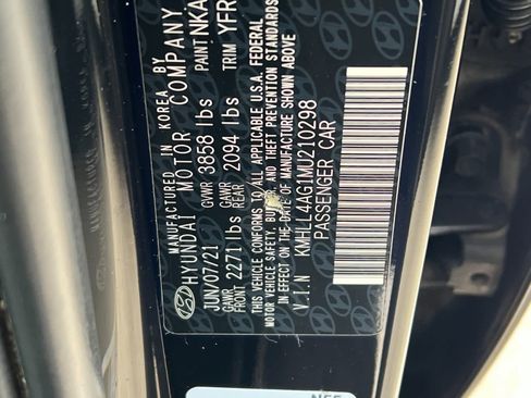 Used 2021 Hyundai Elantra SE image 27