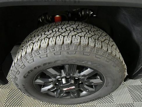 Used 2024 GMC Sierra 2500 AT4 w/ AT4 Premium Plus Package image 17