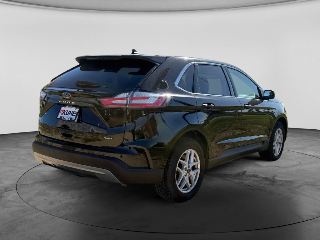 Used 2024 Ford Edge SEL AWD/4WD image 9