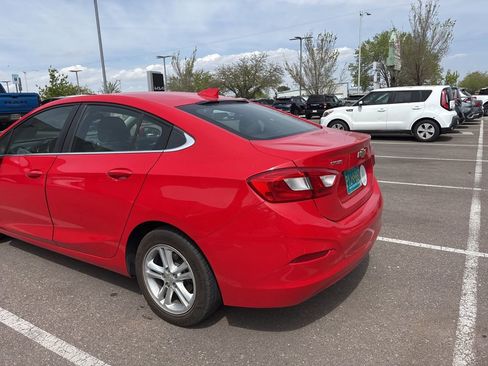Used 2018 Chevrolet Cruze LT image 12