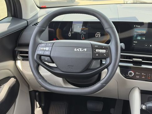 Used 2026 Kia Sportage EX FWD image 14