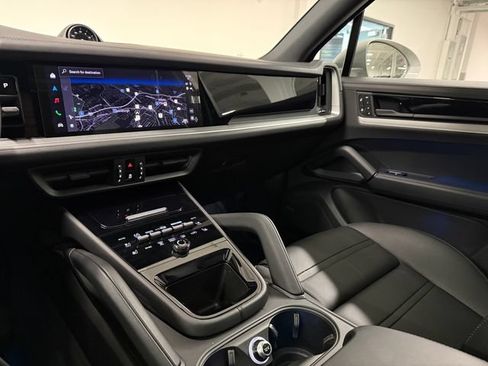 Certified 2026 Porsche Cayenne E-Hybrid AWD/4WD image 17