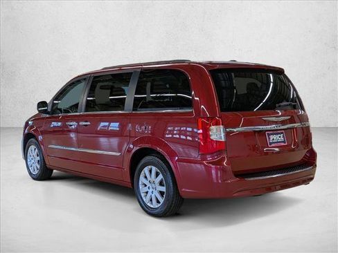 Used 2016 Chrysler Town & Country Touring w/ Driver Convenience Group FWD image 8