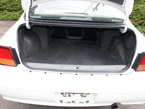 Used 1999 Nissan Maxima SE FWD image 16