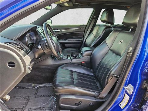 Used 2018 Chrysler 300 S w/ 300S Premium Group RWD image 21