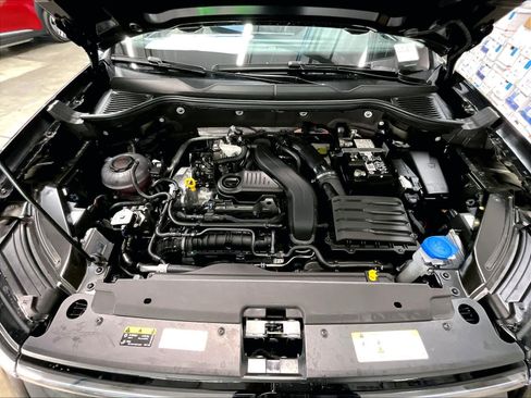 New 2026 Volkswagen Taos SEL AWD/4WD image 8