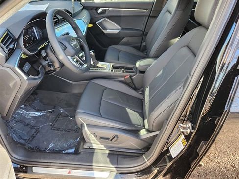 New 2025 Audi Q3 2.0T Premium image 12