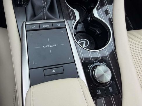 Used 2022 Lexus RX 450h AWD w/ Luxury Package image 22