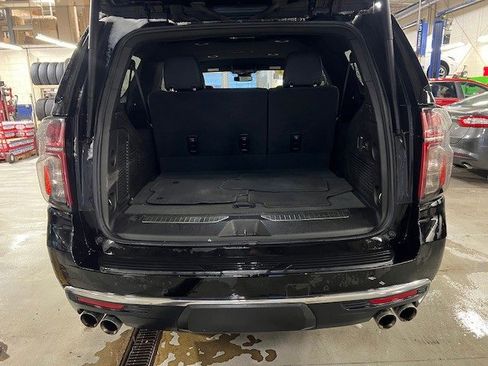 Used 2024 Chevrolet Suburban Premier image 38