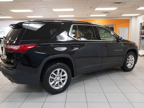 Used 2020 Chevrolet Traverse LT FWD image 12