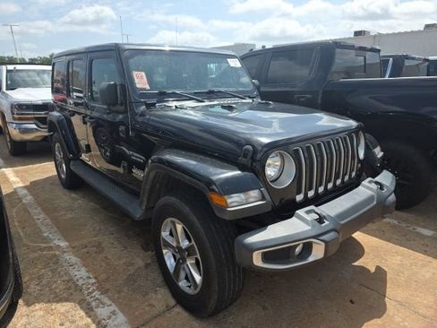 Used 2022 Jeep Wrangler Unlimited Sahara AWD/4WD image 7
