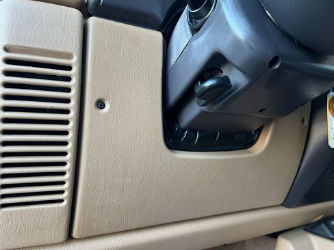 Used 2002 Jeep Wrangler Sahara AWD/4WD image 26