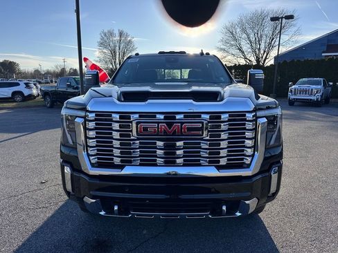 New 2026 GMC Sierra 2500 Denali w/ Denali Reserve Package AWD/4WD image 4