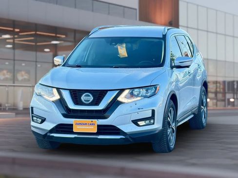 Used 2018 Nissan Rogue SL FWD image 2