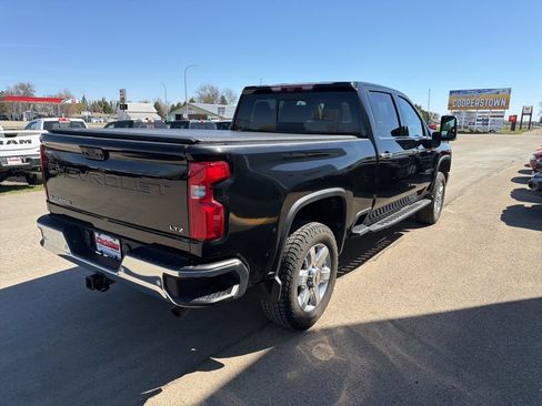 Used 2022 Chevrolet Silverado 2500 LTZ w/ LTZ Premium Package AWD/4WD image 5