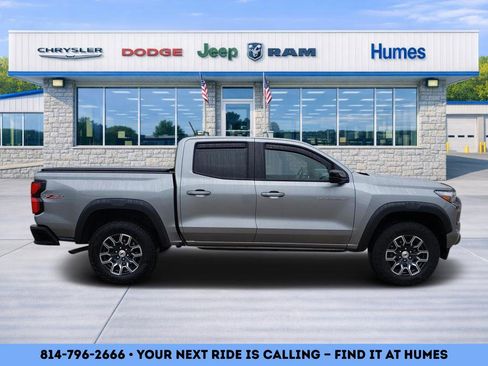 Used 2024 Chevrolet Colorado Z71 AWD/4WD image 2