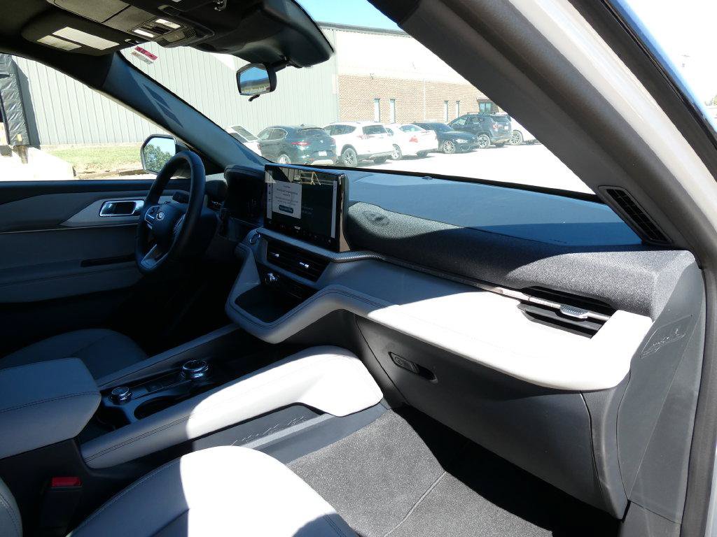 New 2027 Ford Explorer Active w/ Active Comfort Package AWD/4WD image 10