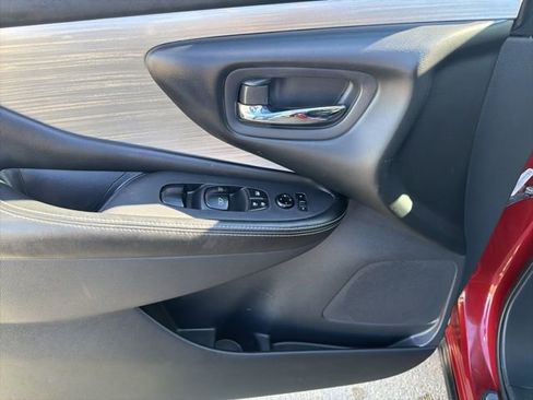 Used 2018 Nissan Murano SV image 16