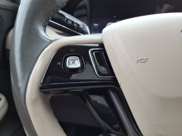 Used 2023 Lincoln Corsair Reserve w/ Equipment Group 202A AWD/4WD image 15