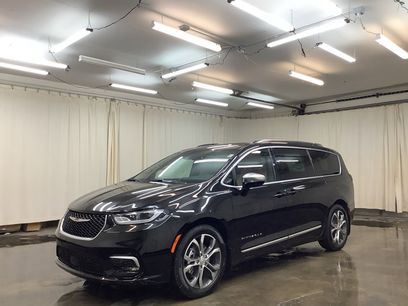 New 2026 Chrysler Pacifica Pinnacle