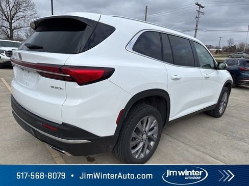 Used 2025 Buick Enclave Preferred image 9