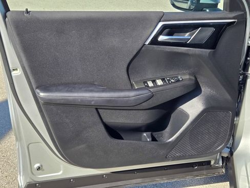Used 2024 Mitsubishi Outlander ES AWD/4WD image 25