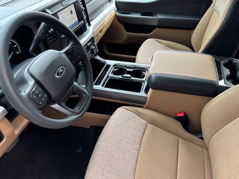 New 2025 Ford F250 XLT image 9