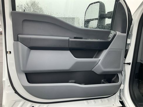 New 2025 Ford F450 XL w/ XL Chrome Package image 17