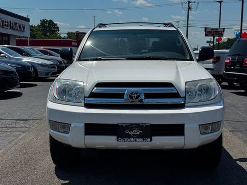 Used 2005 Toyota 4Runner SR5 w/ Preferred Accessory Pkg AWD/4WD image 2