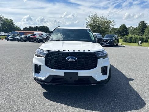 Used 2026 Ford Explorer ST-Line w/ ST-Line Street Pack AWD/4WD image 2
