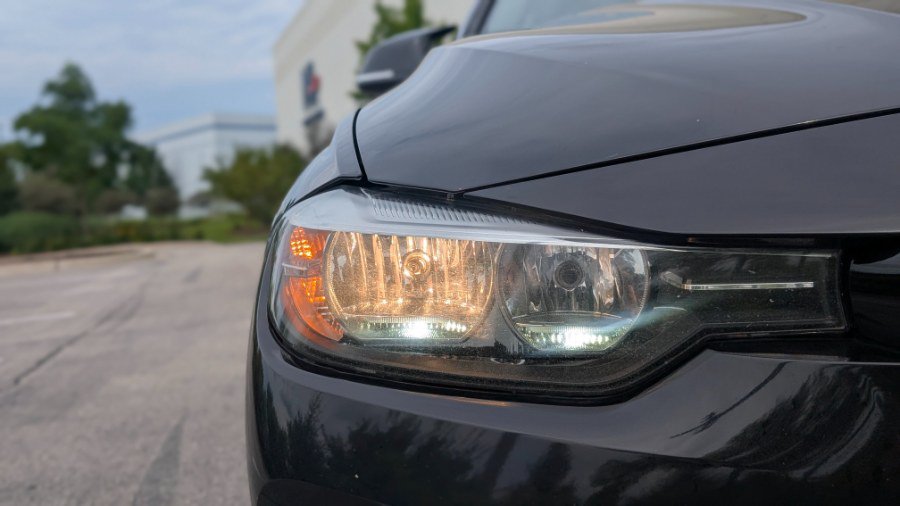 Used 2017 BMW 320i Sedan RWD image 13