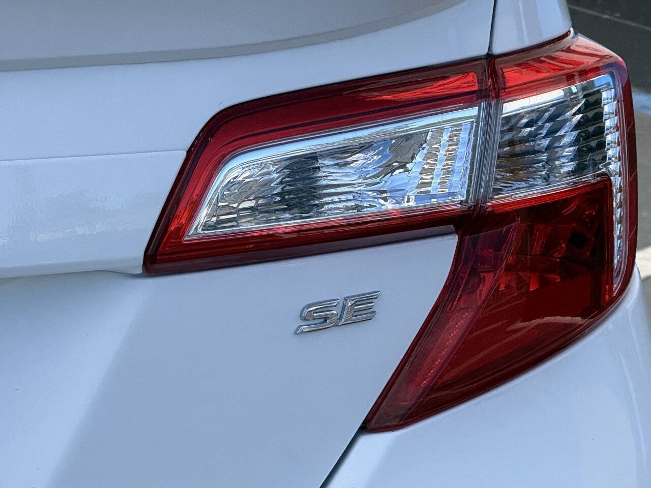 Used 2012 Toyota Camry SE FWD image 22