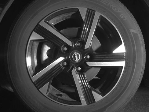 Used 2025 Nissan Sentra SV FWD image 16