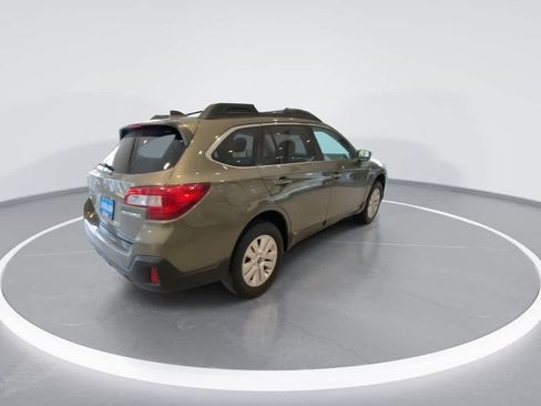 Used 2018 Subaru Outback 2.5i Premium AWD/4WD image 8
