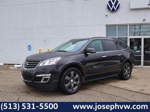 Used 2017 Chevrolet Traverse LT image 1