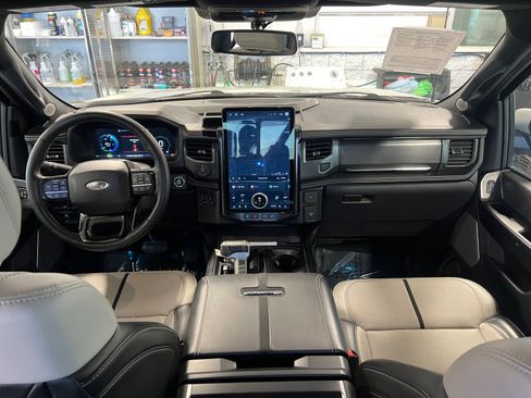 Used 2023 Ford F150 Lightning Platinum AWD/4WD image 25