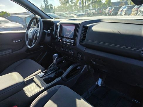 Used 2023 Nissan Frontier SV w/ Midnight Edition Package image 9