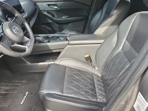 Used 2021 Nissan Rogue Platinum image 5