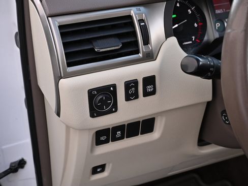 Used 2015 Lexus GX 460 w/ Premium Package AWD/4WD image 25