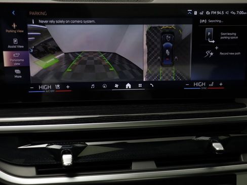 New 2026 BMW X6 xDrive40i w/ Climate Comfort Package image 11