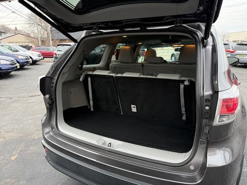 Used 2016 Toyota Highlander XLE image 37