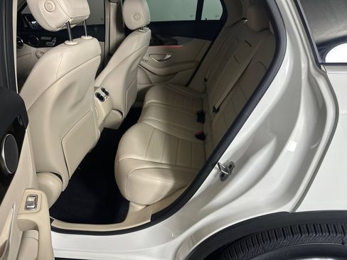 Certified 2022 Mercedes-Benz GLC 300 image 23