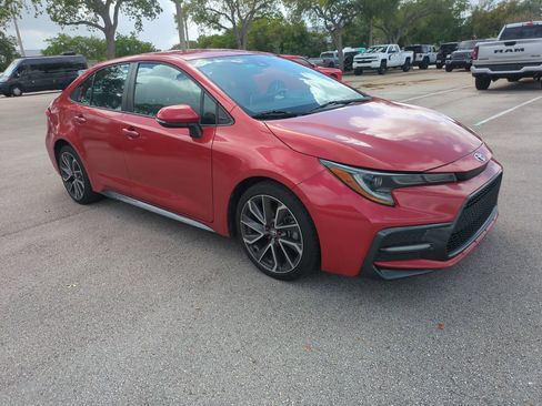 Used 2020 Toyota Corolla SE image 2