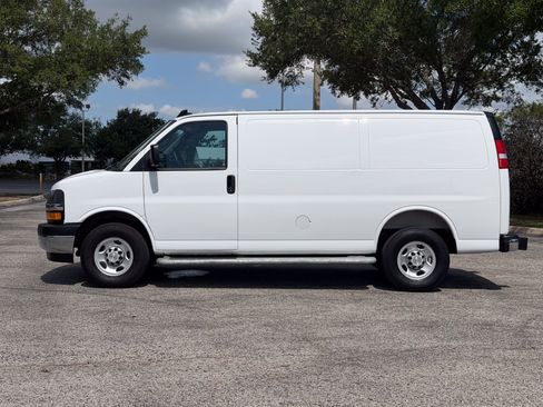 Used 2025 Chevrolet Express 2500 w/ Driver Convenience Package RWD image 2