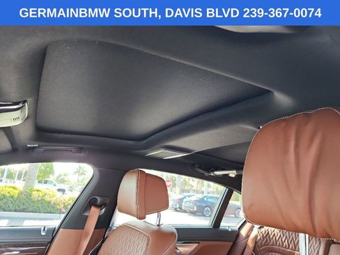 Used 2021 BMW 750i xDrive w/ Executive Package AWD/4WD image 25