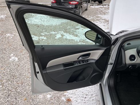 Used 2014 Chevrolet Cruze LT w/ RS Package image 11