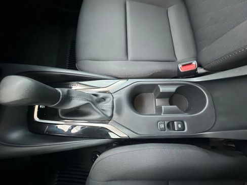 Used 2025 Toyota Corolla LE FWD image 24